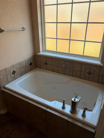 $2,300 | 209 Sugar Berry Avenue, Abilene, TX 79602