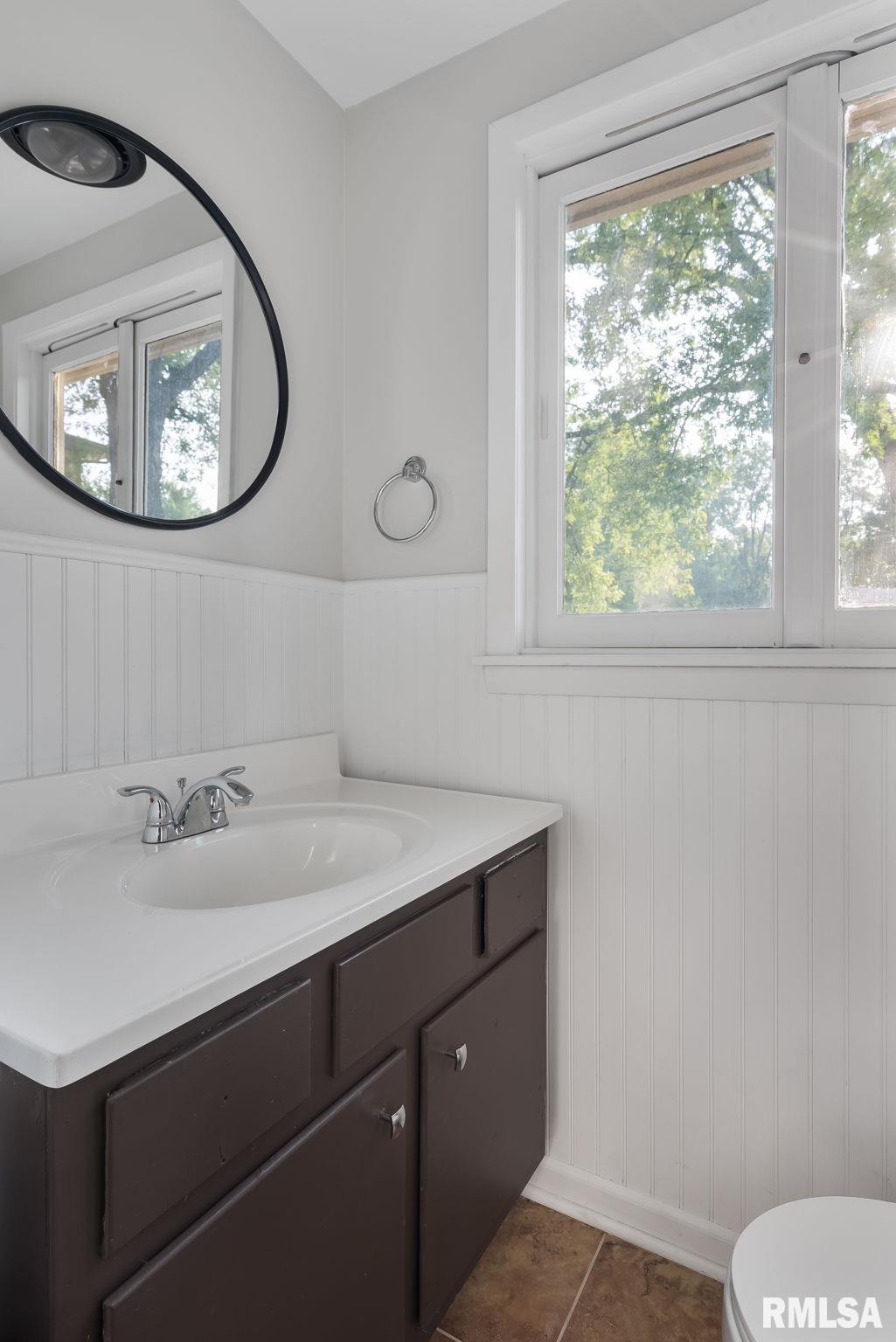 2117 Jersey Ridge Road Davenport, IA 52803 - Photo 13 of 30 Gallery Image 13