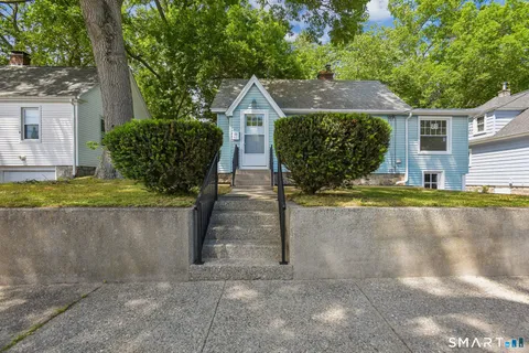 $335,000 | 42 Godfrey Street, Groton, CT 06340