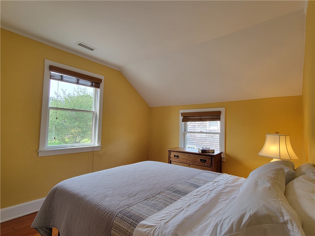 23 Morgan Street Newport, RI 02840 - Photo 24 of 30 Spacious bedrooms with attractive minimalist decor