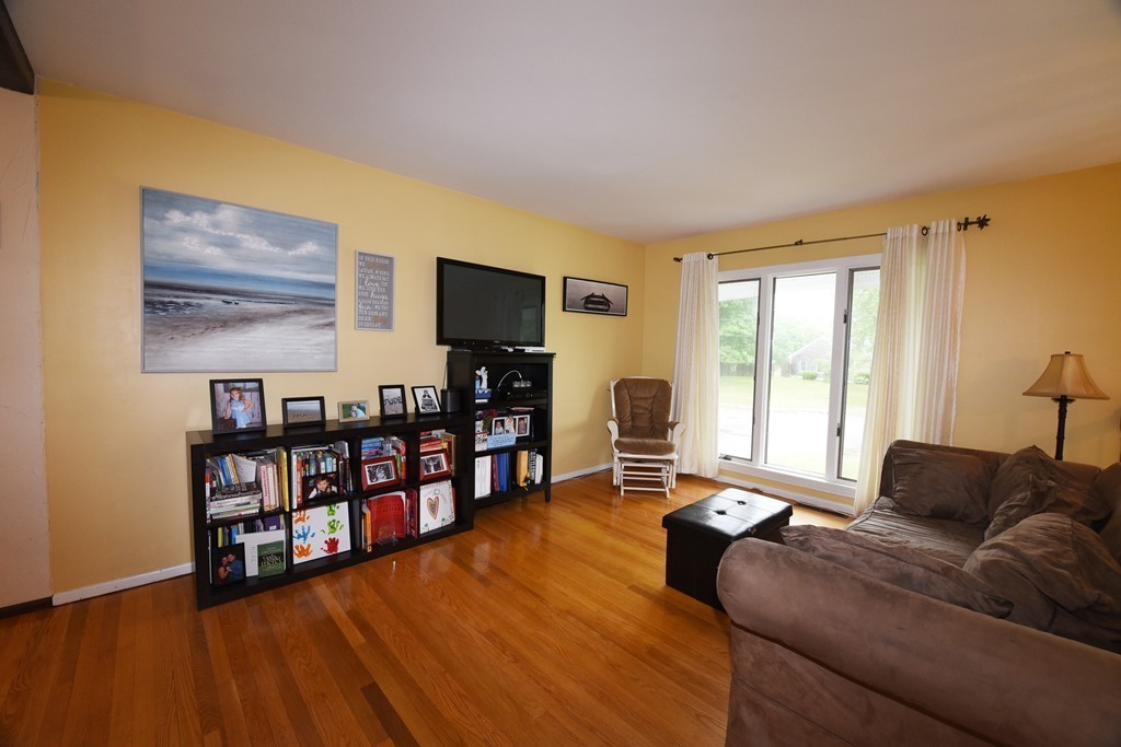 16 Pierce Road Marshfield, MA 02050 - Photo 3 of 22 Gallery Image 3