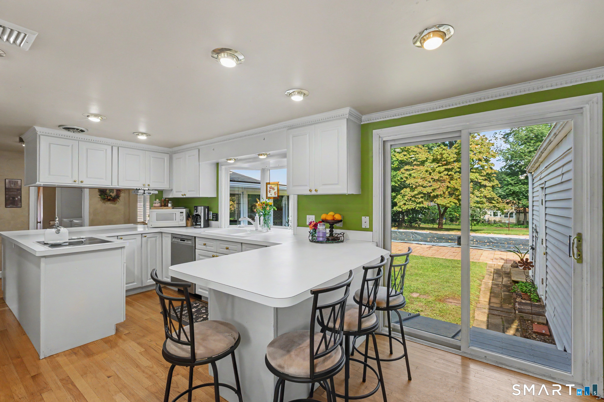 72 Centerwood Road Newington, CT 06111 - Photo 3 of 37 Gallery Image 3