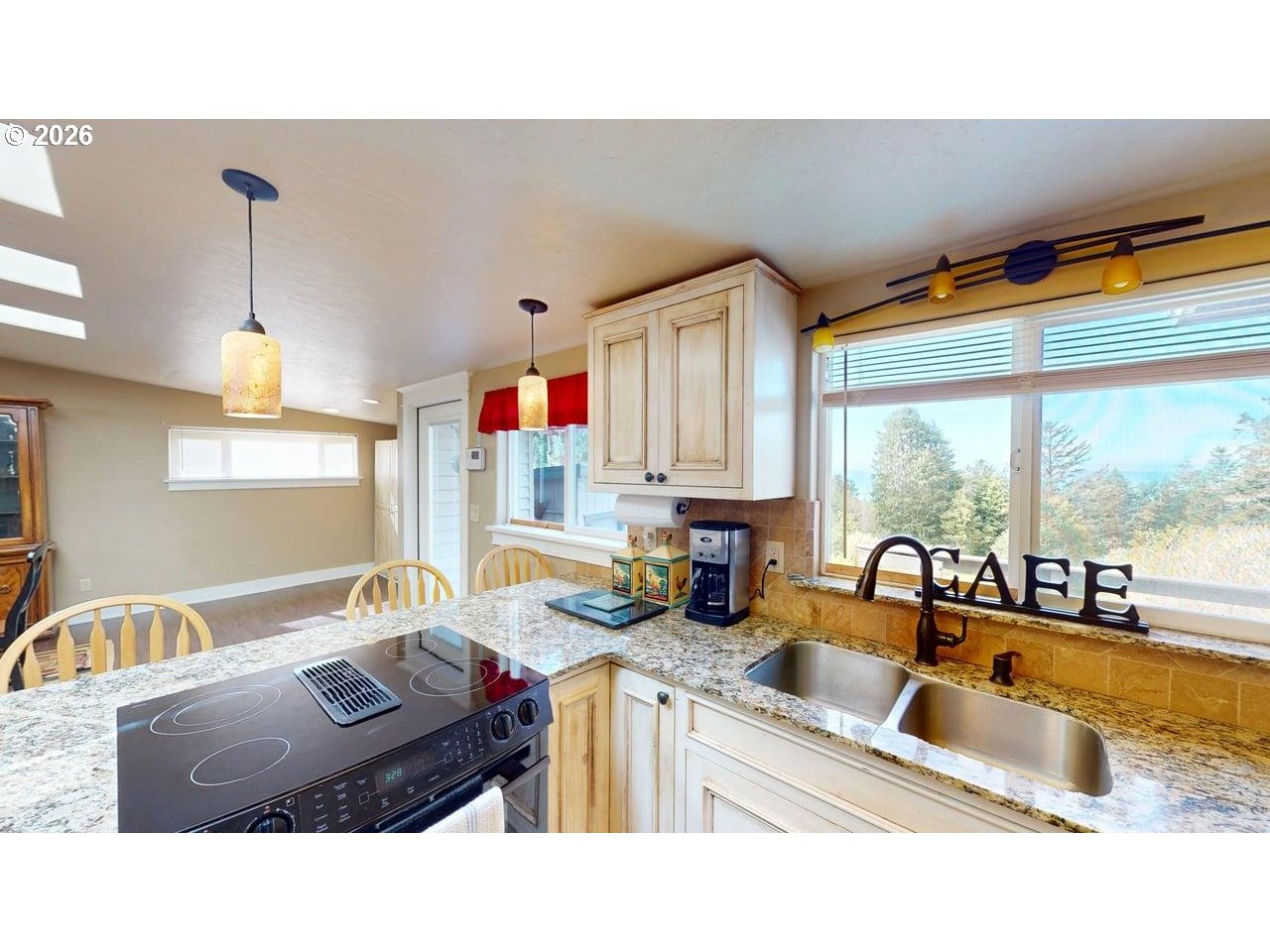 94787 Adams Hill Road Gold Beach, OR 97444 - Photo 13 of 40