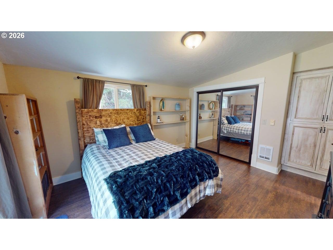 94787 Adams Hill Road Gold Beach, OR 97444 - Photo 22 of 40 Bedroom