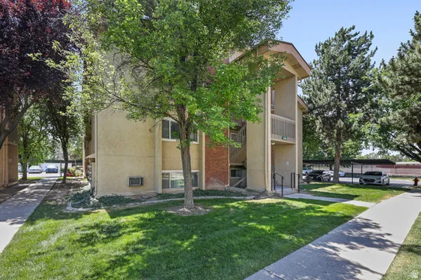 $250,000 | 1829 West 7600th Street South, Unit G104, West Jordan, UT 84084