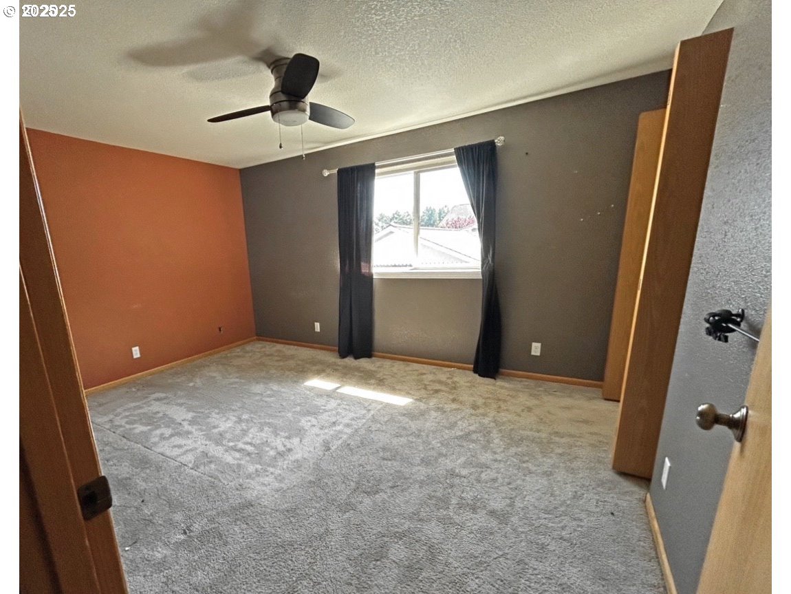 1150 Hemlock Street, Unit C11 Florence, OR 97439 - Photo 6 of 11