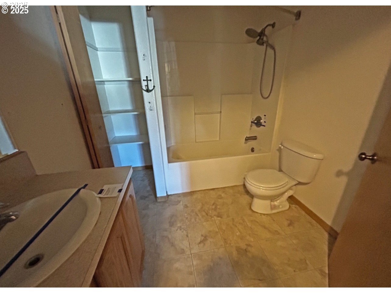 1150 Hemlock Street, Unit C11 Florence, OR 97439 - Photo 9 of 11