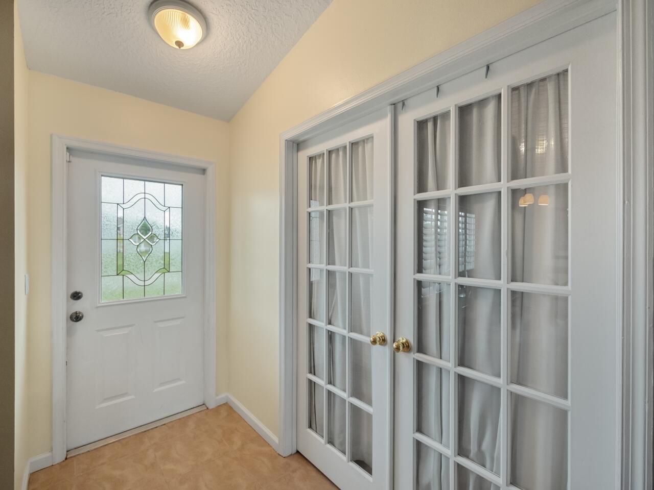 4285 Southwest Jarmer Road Port St. Lucie, FL 34953 - Photo 7 of 31 002