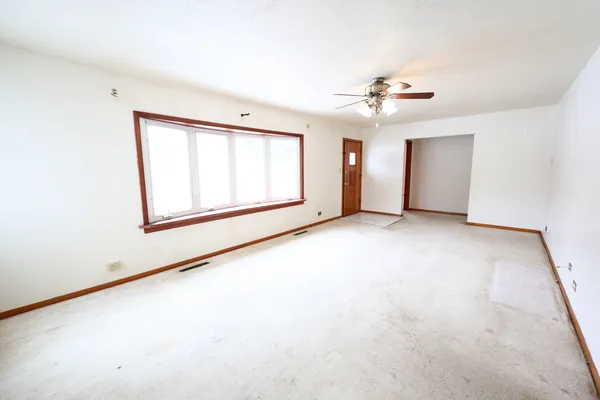 $250,000 | 6837 113th Street, Worth, IL 60482