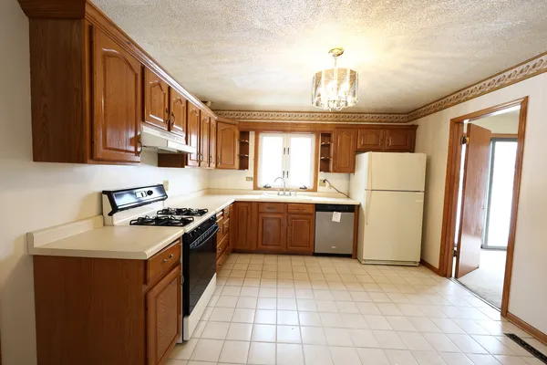$265,000 | 6837 113th Street, Worth, IL 60482