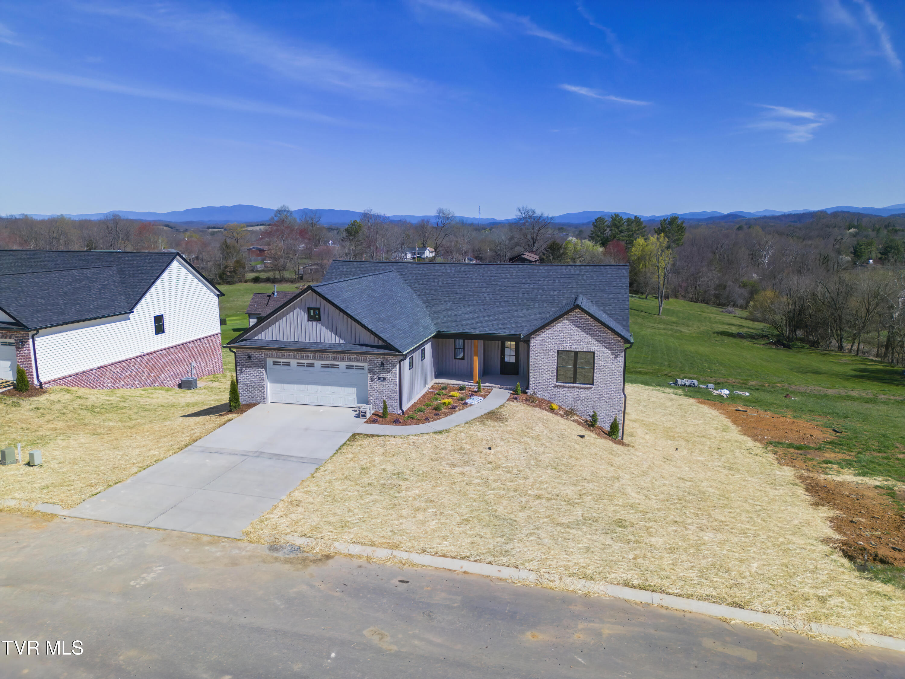 86 Sunset Road Johnson City, TN 37615 - Photo 2 of 35 86 Sunset (2)