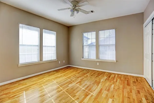 $2,000 | 2424 Brun Street, Houston, TX 77019