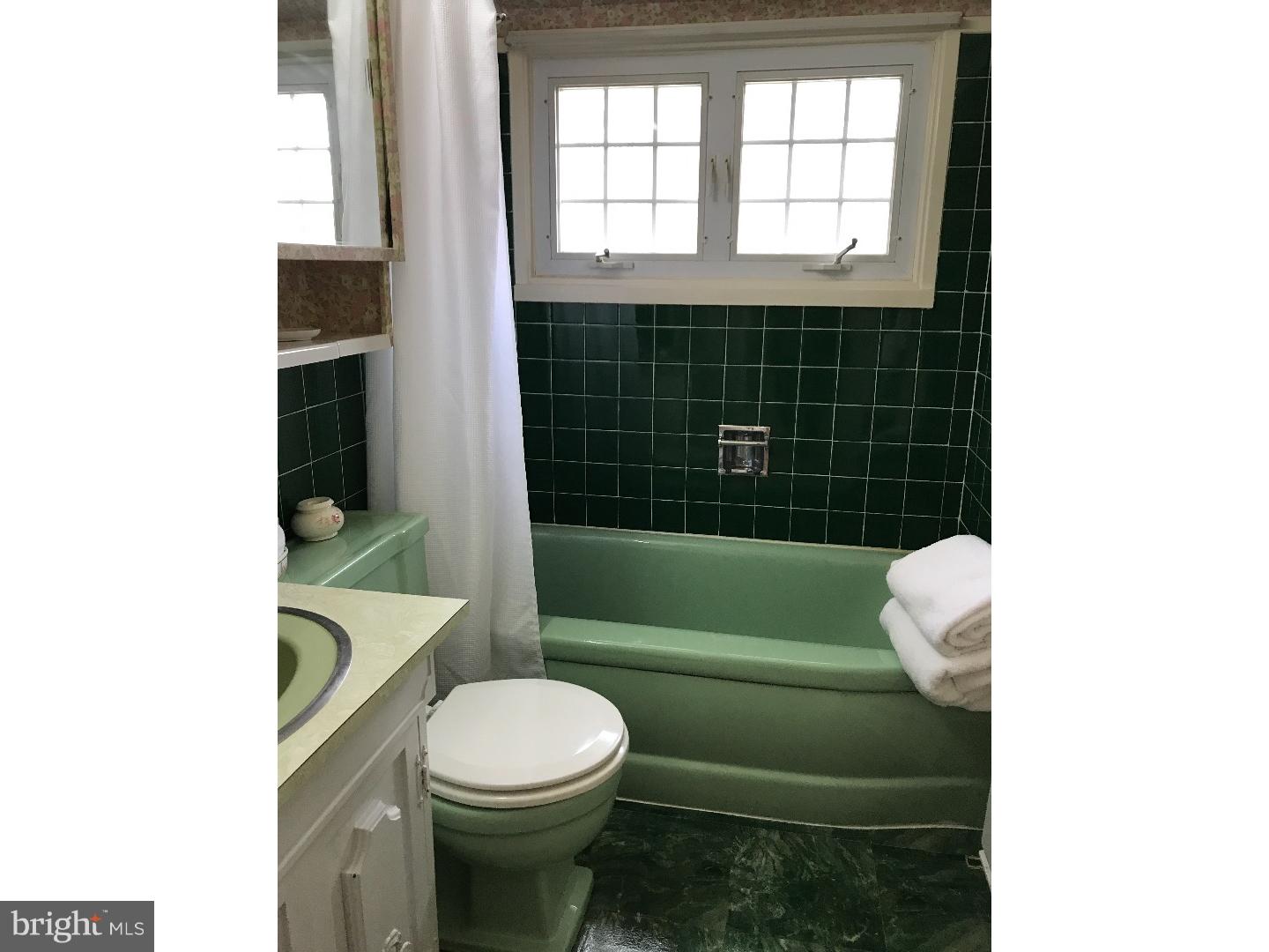 11 Jadewood Road Levittown, PA 19056 - Photo 22 of 25 Bathroom