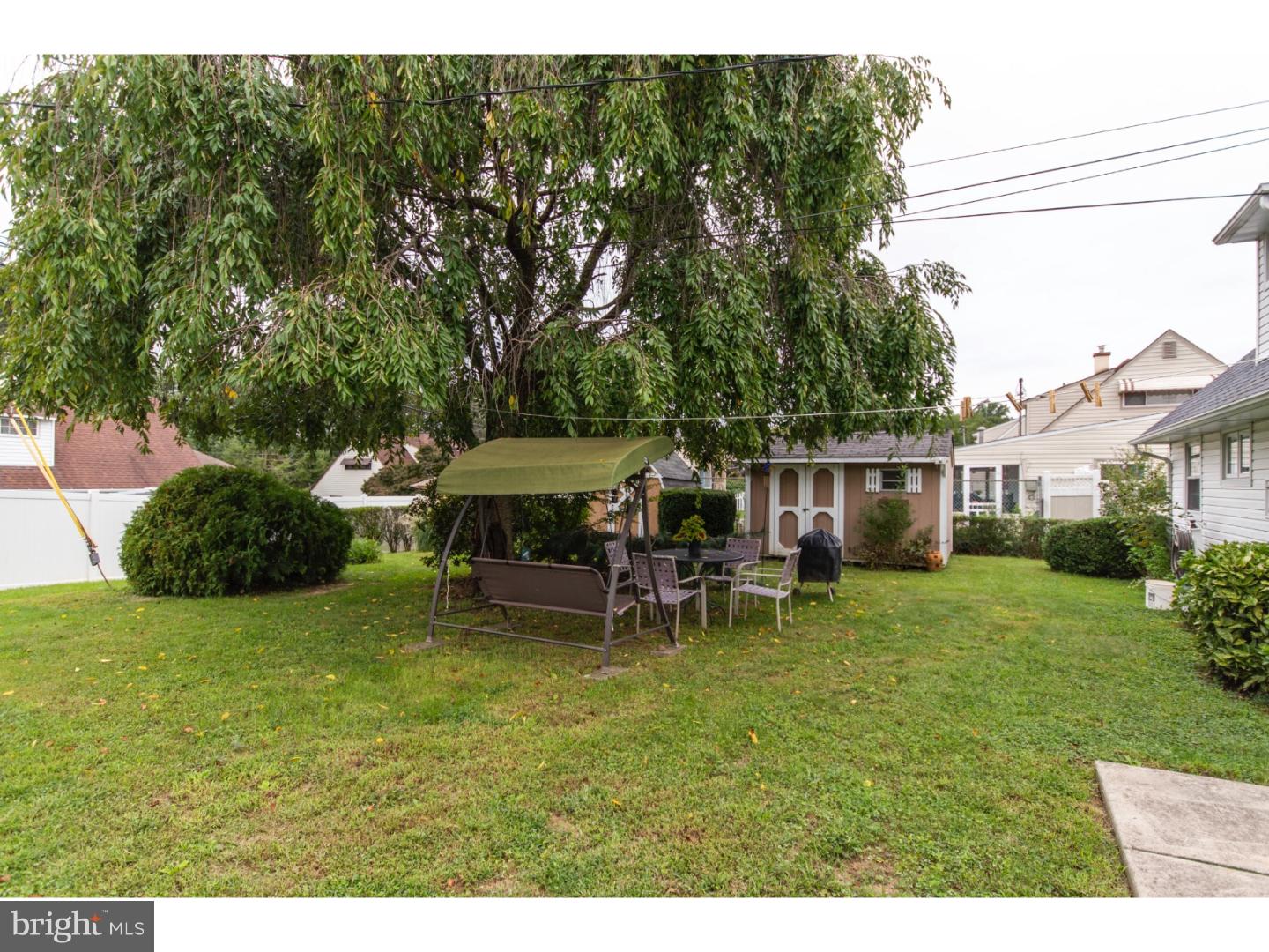11 Jadewood Road Levittown, PA 19056 - Photo 25 of 25 Exterior Back