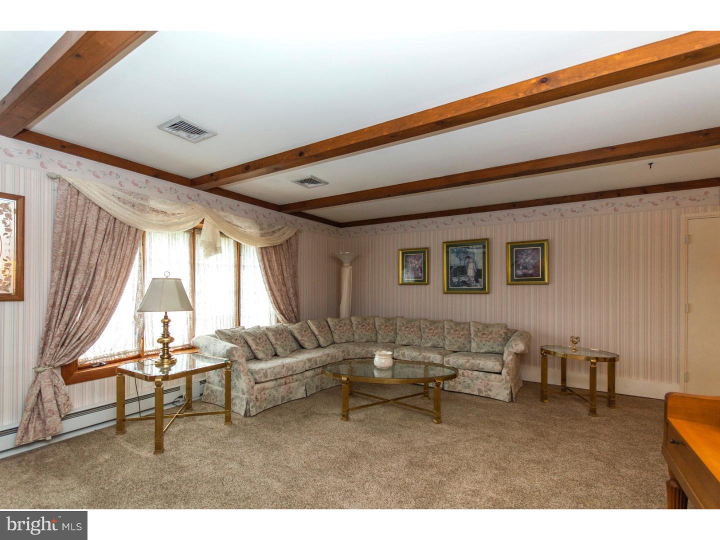 11 Jadewood Road Levittown, PA 19056 - Photo 8 of 25 Living Room