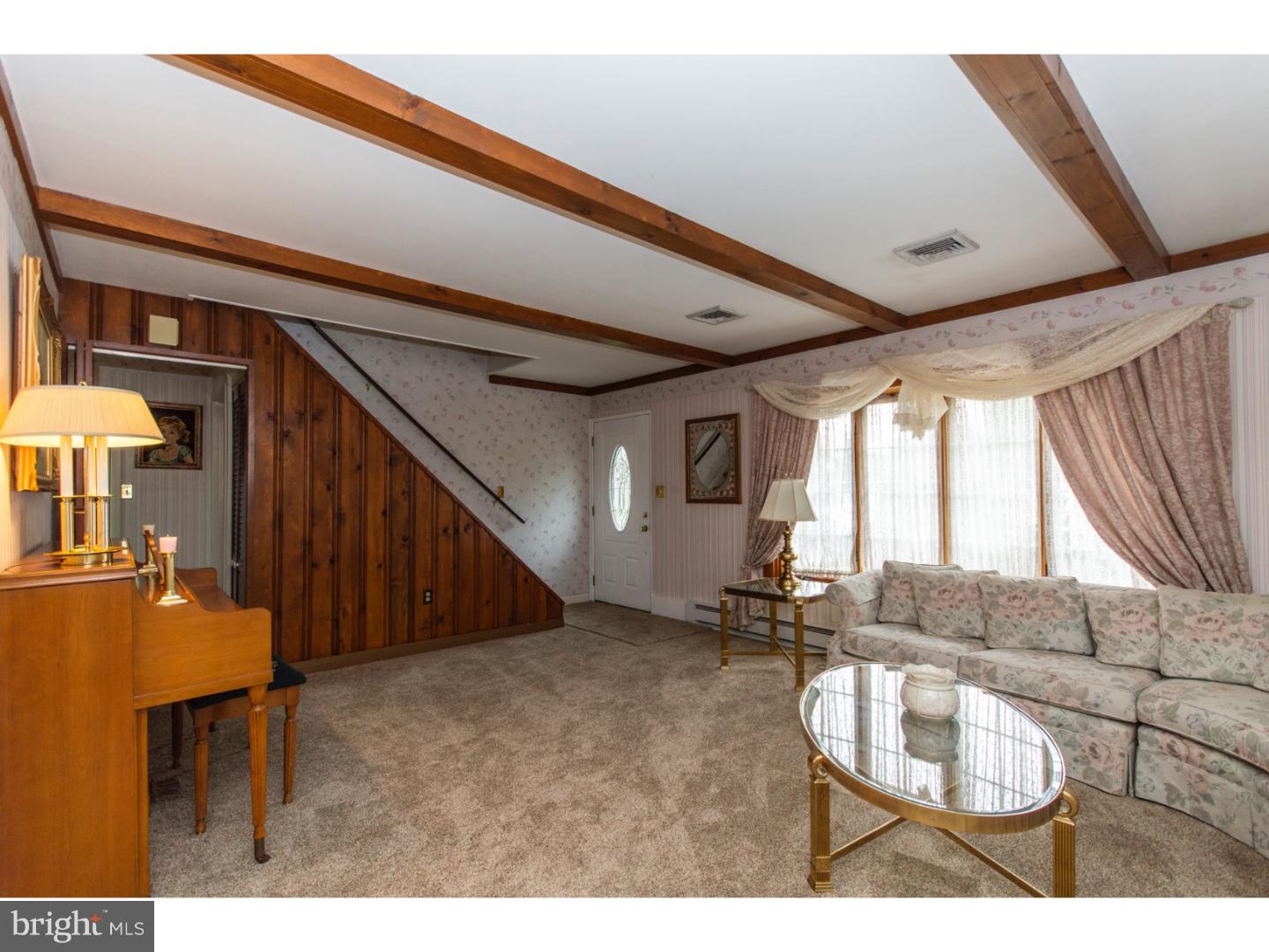 11 Jadewood Road Levittown, PA 19056 - Photo 9 of 25 Living Room