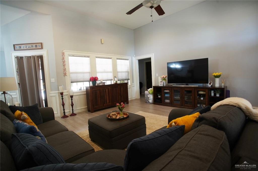 164 Mimosa Street Rio Grande City, TX 78582 - Photo 4 of 32