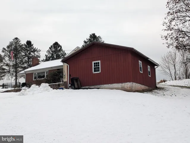 a house view with a outdoor space