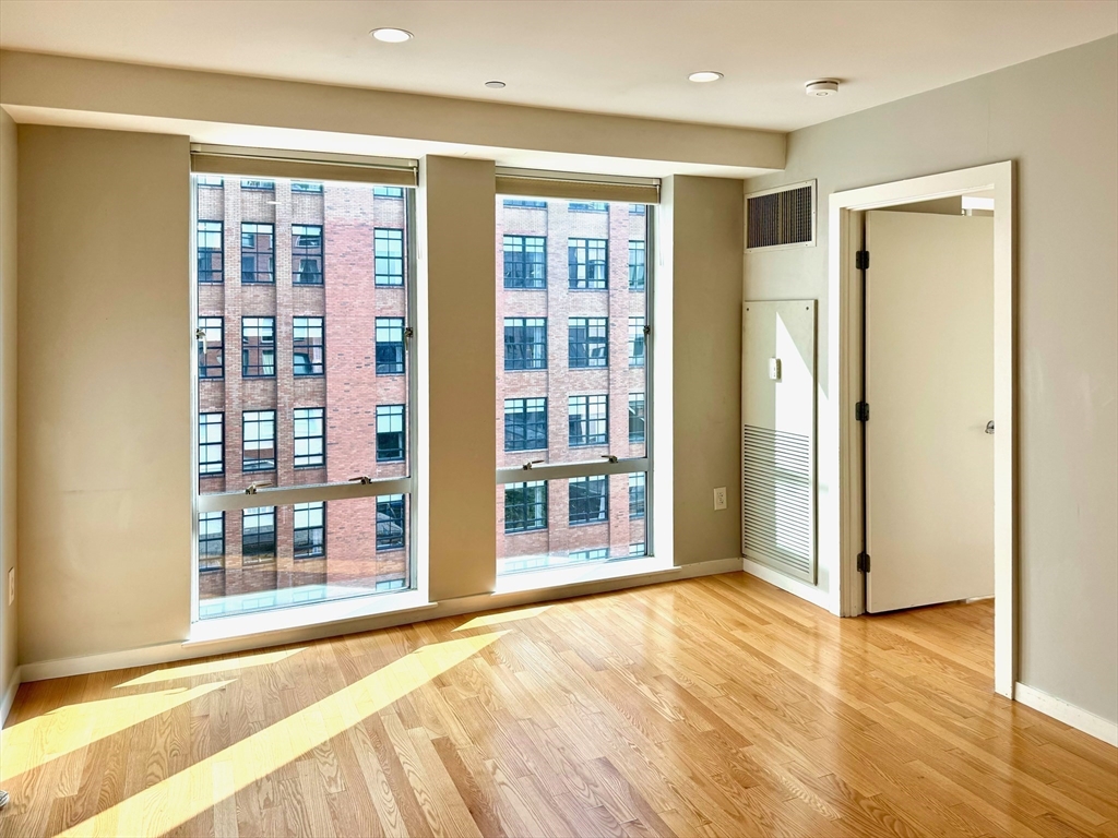 80 Broad Street, Unit 809 Boston, MA 02110 - Photo 1 of 19