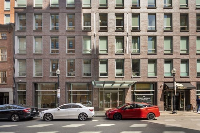 $642,500 | 80 Broad Street, Unit 809, Boston, MA 02110