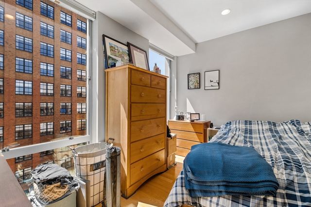 $642,500 | 80 Broad Street, Unit 809, Boston, MA 02110