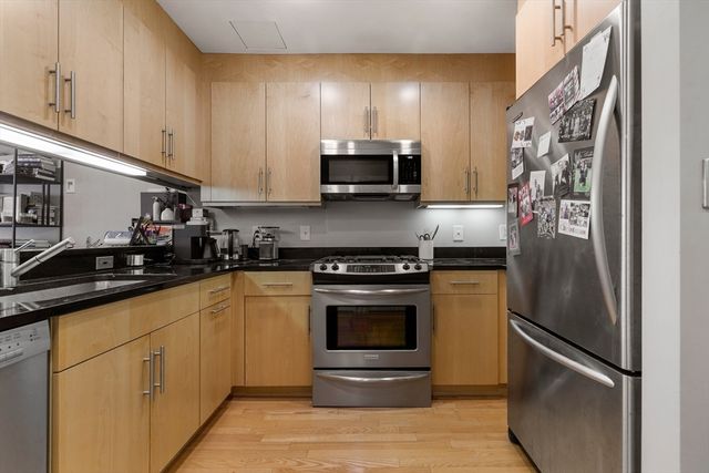 $642,500 | 80 Broad Street, Unit 809, Boston, MA 02110