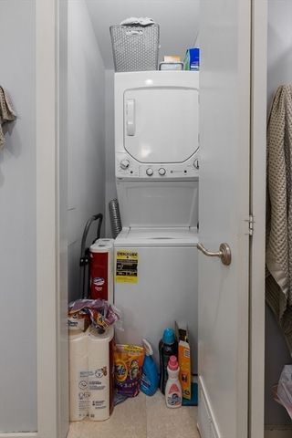 $642,500 | 80 Broad Street, Unit 809, Boston, MA 02110