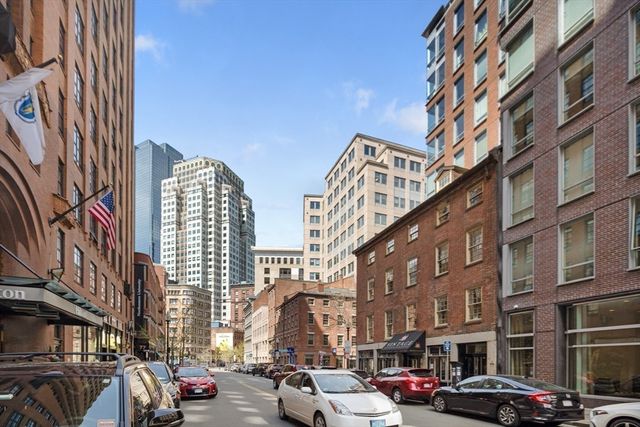$642,500 | 80 Broad Street, Unit 809, Boston, MA 02110