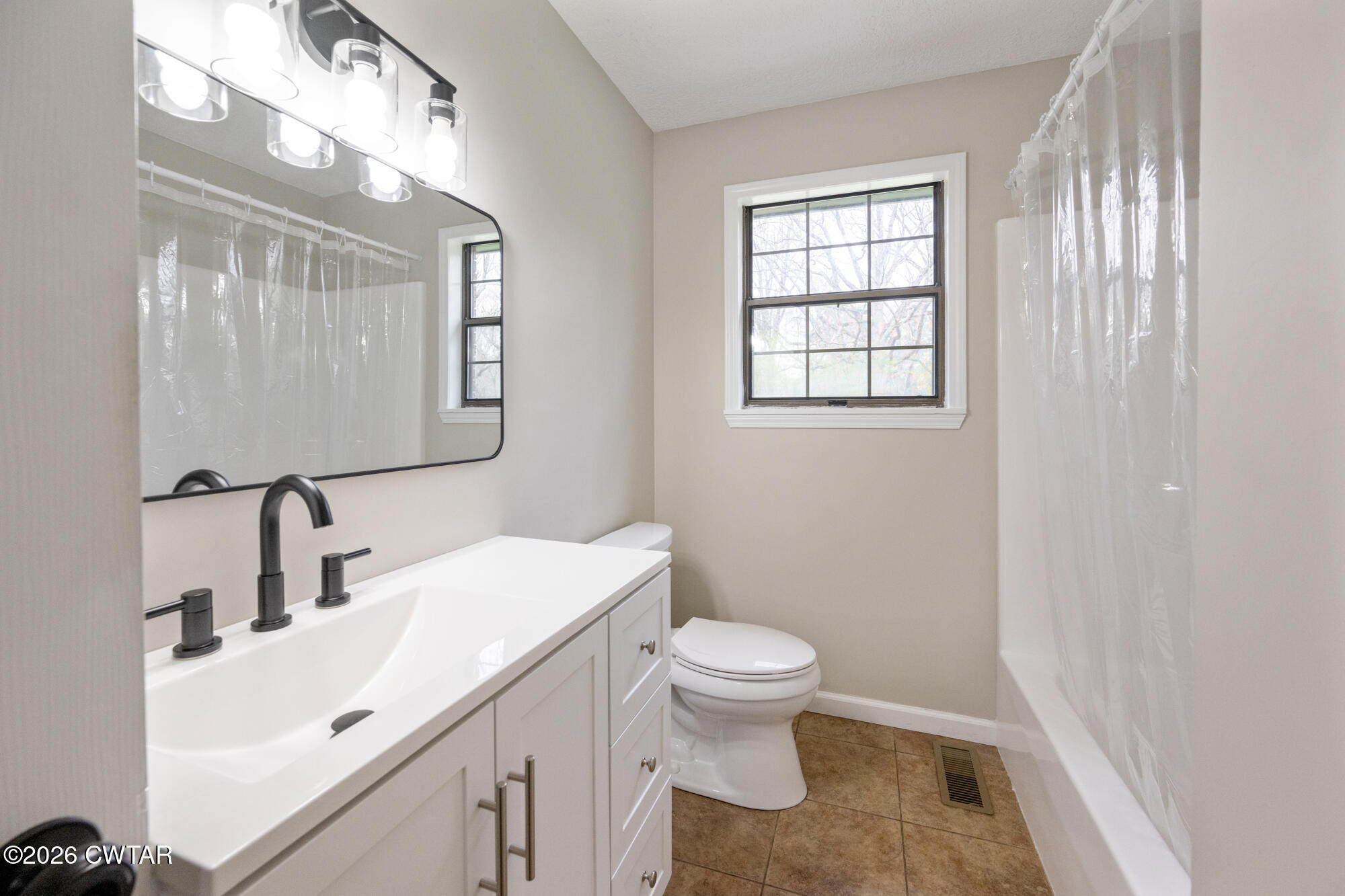 605 Parkburg Road Pinson, TN 38366 - Photo 13 of 15 NZ9_9586