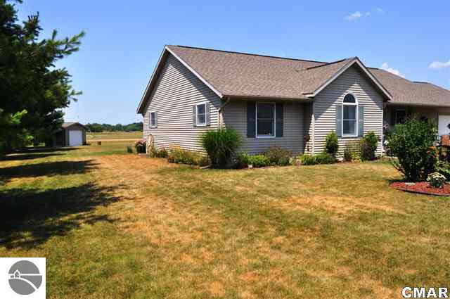 8135 North Isabella Road Clare, MI 48617 - Photo 3 of 6 1772996-2.JPG