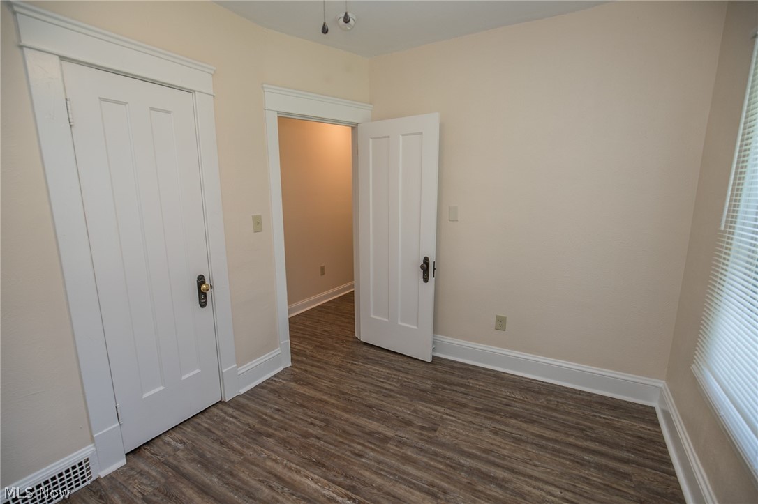 3231 Sycamore Road Cleveland, OH 44118 - Photo 11 of 35