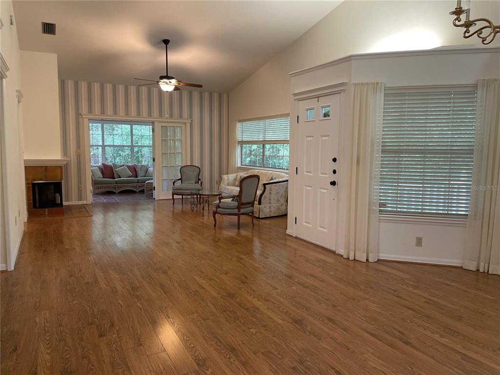 4912 Southwest 10th Lane Gainesville, FL 32607 - Photo 7 of 27 Gallery Image 7