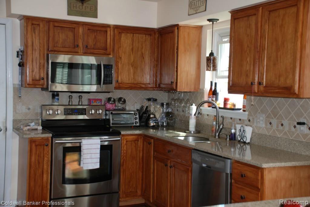 134 Haystack Drive Linden, MI 48451 - Photo 3 of 24 DSC_0567.jpg
