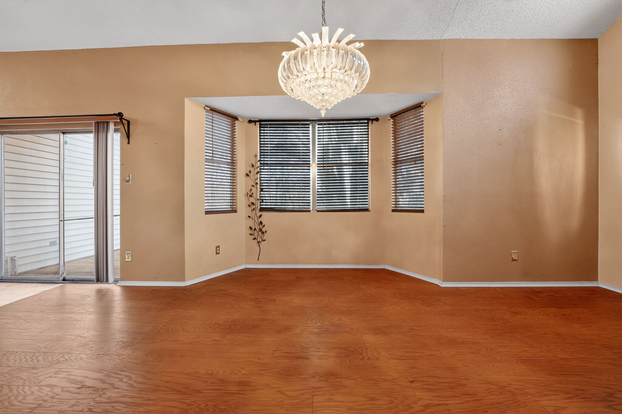 2113 Cervin Boulevard Austin, TX 78728 - Photo 12 of 27 Dining room connected to the living room