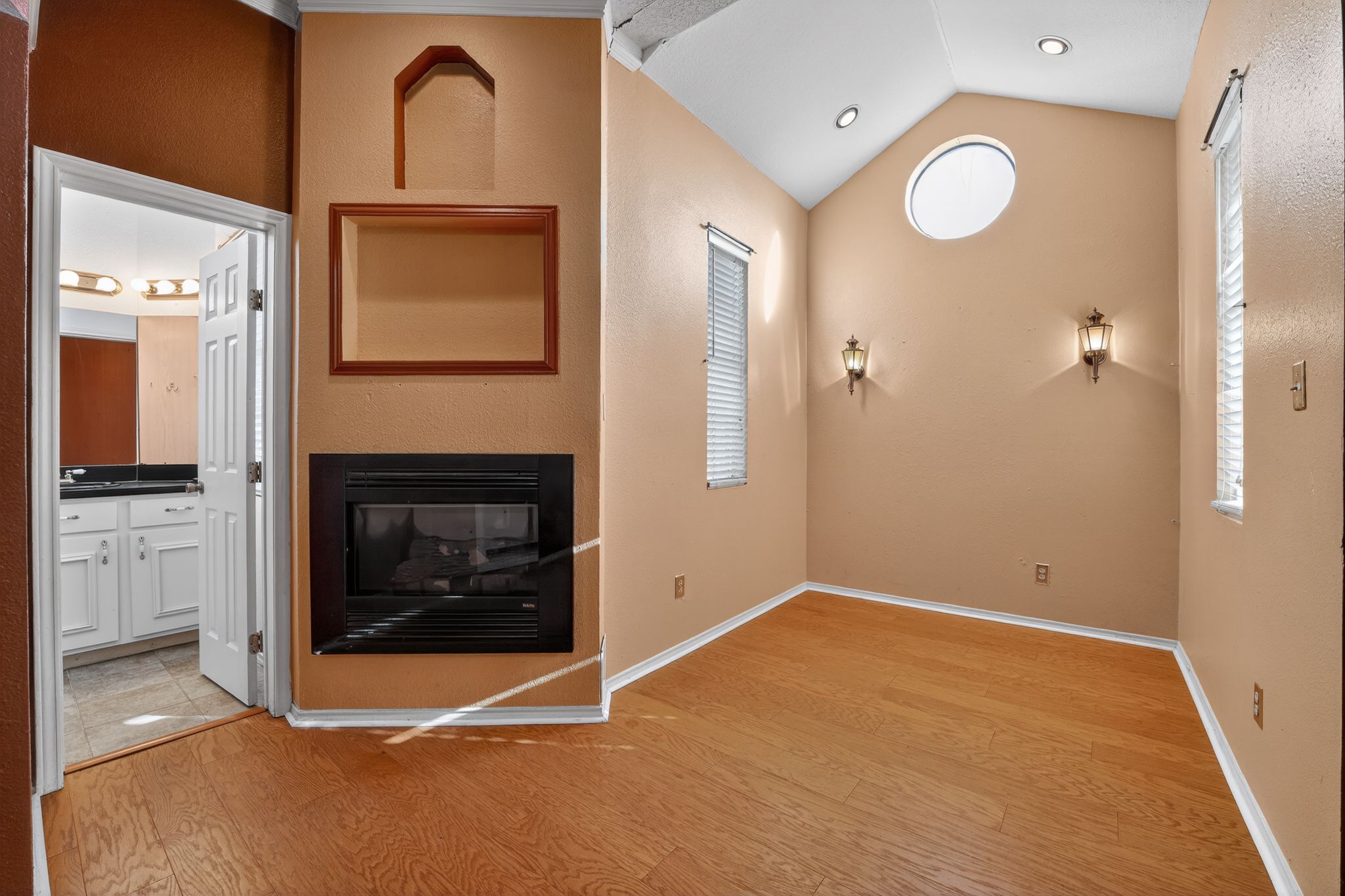 2113 Cervin Boulevard Austin, TX 78728 - Photo 16 of 27 Breakfast area with electric fireplace