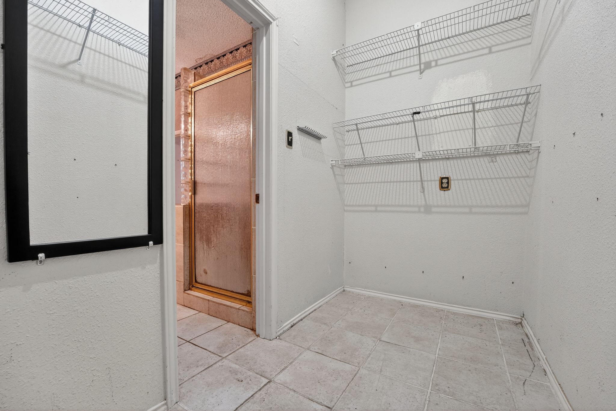 2113 Cervin Boulevard Austin, TX 78728 - Photo 19 of 27 Walk-in closet off of primary bathroom