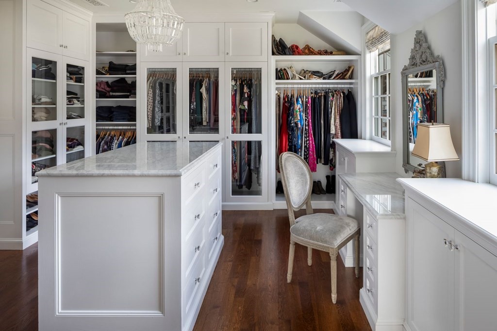 401 Sandy Valley Road Westwood, MA 02090 - Photo 11 of 26 a view of living room with furniture and window