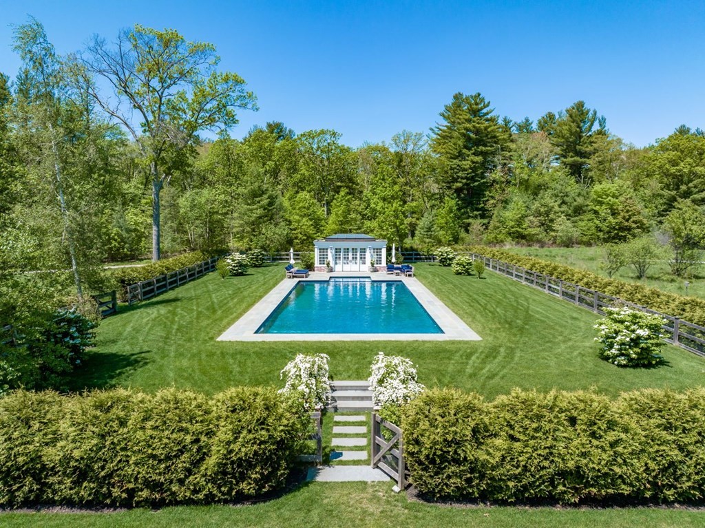 401 Sandy Valley Road Westwood, MA 02090 - Photo 19 of 26 a view of a back yard with green space