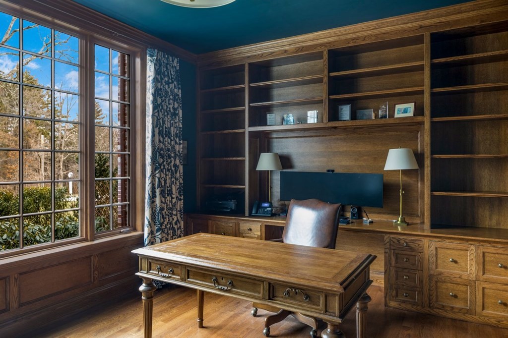 401 Sandy Valley Road Westwood, MA 02090 - Photo 9 of 26 a room with furniture and a window