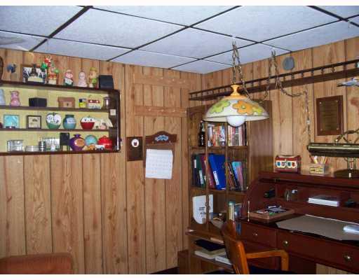 122 Colvin Road Charleroi, PA 15022 - Photo 14 of 18 Studio/Study/Office.