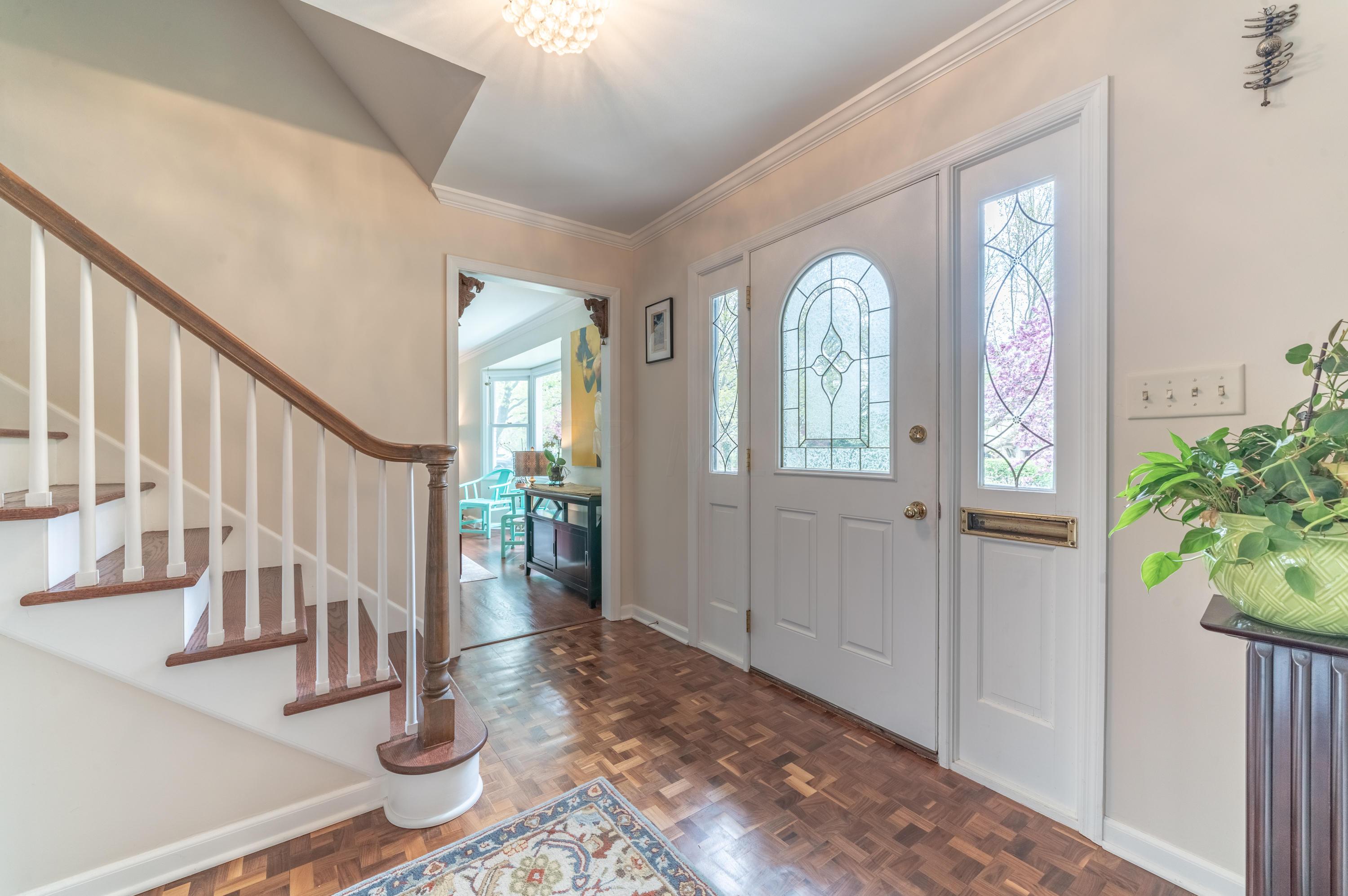 2156 Elgin Road Columbus, OH 43221 - Photo 4 of 62