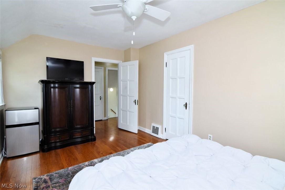 3451 Edison Road Cleveland Heights, OH 44121 - Photo 30 of 46 Hardwood flooring and a ceiling fan
