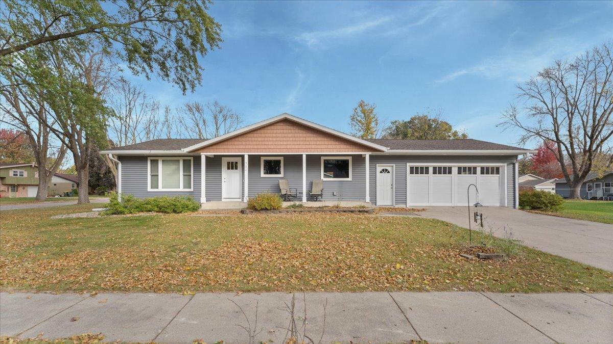 904 15th Avenue Southwest Willmar, MN 56201 - Photo 1 of 1