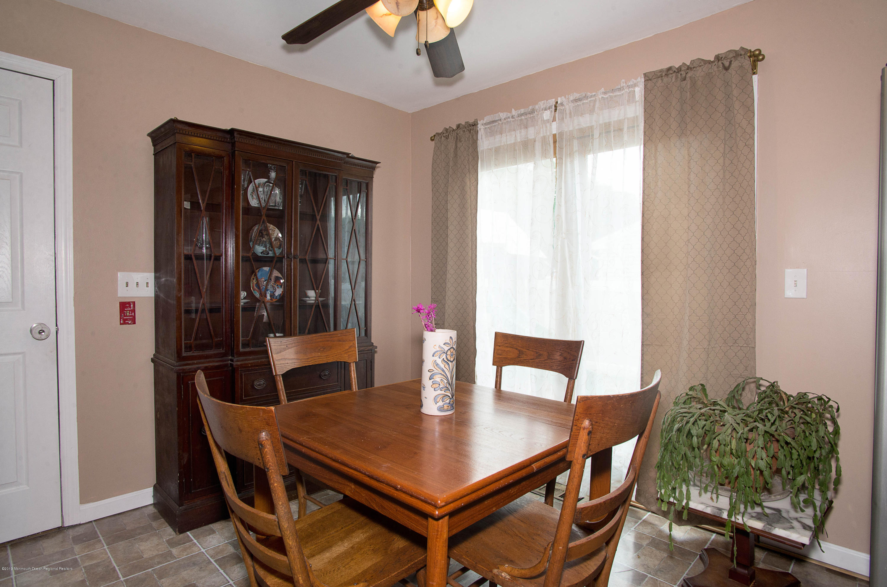 734 Hardean Road Brick, NJ 08724 - Photo 5 of 21 _RMJ7018 eat in kitchen