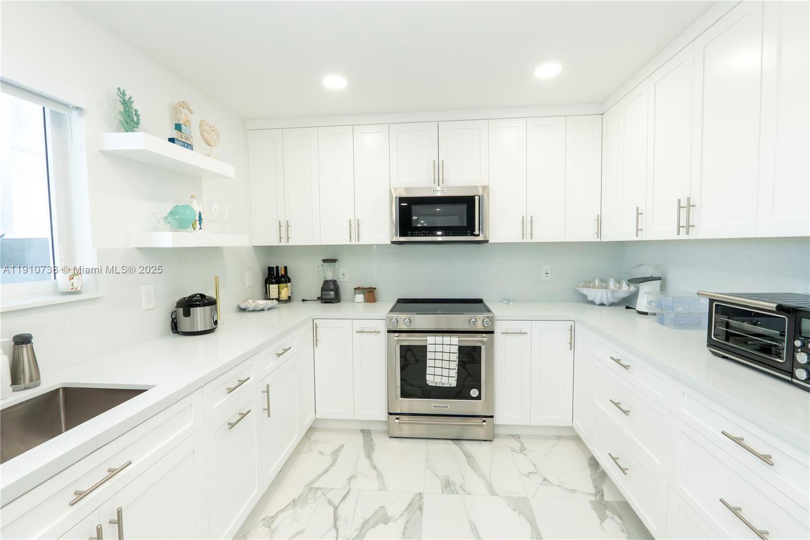 167 Long Key Road Key Largo, FL 33037 - Photo 13 of 26 Gallery Image 13