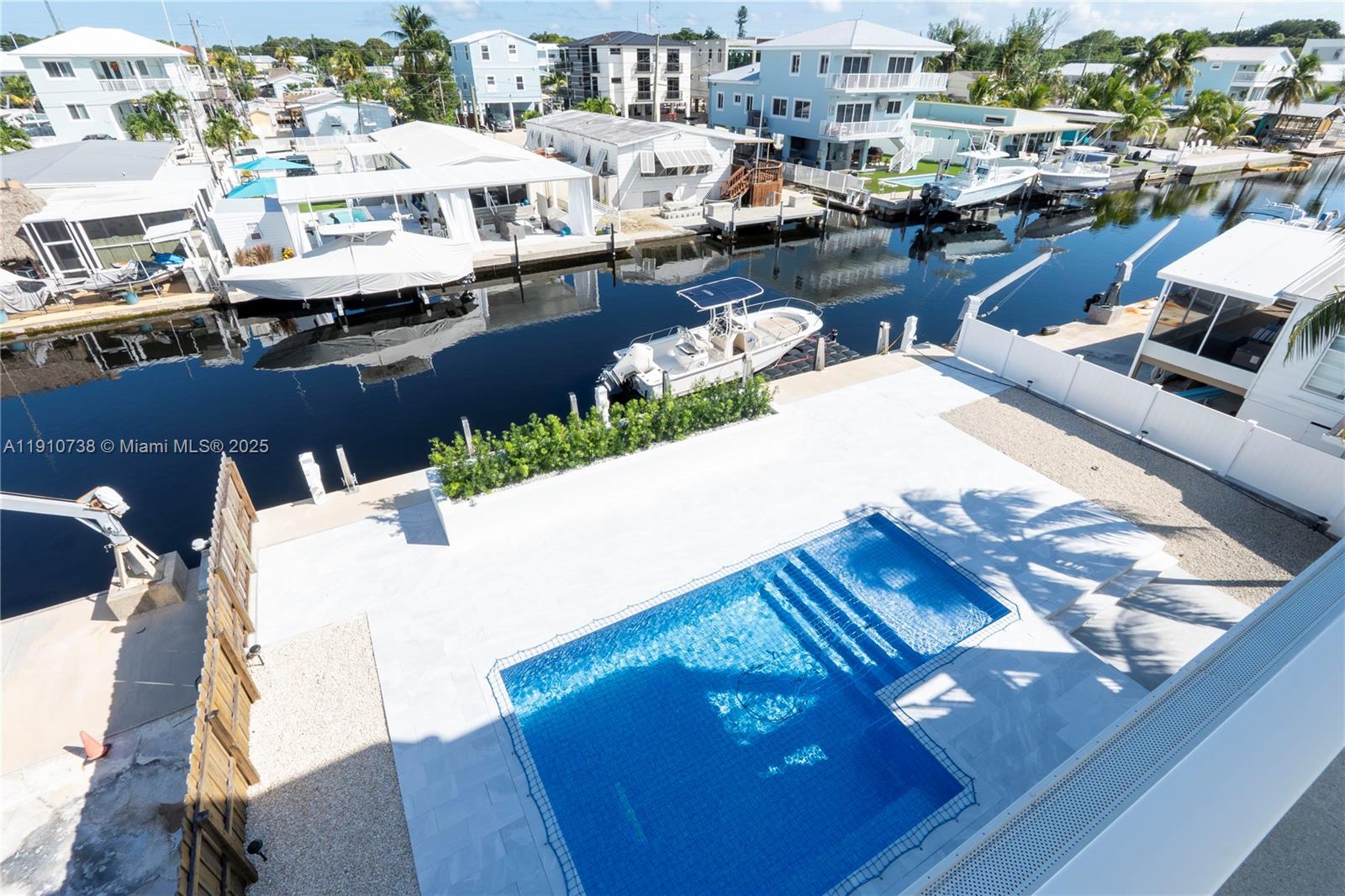 167 Long Key Road Key Largo, FL 33037 - Photo 4 of 26 Gallery Image 4
