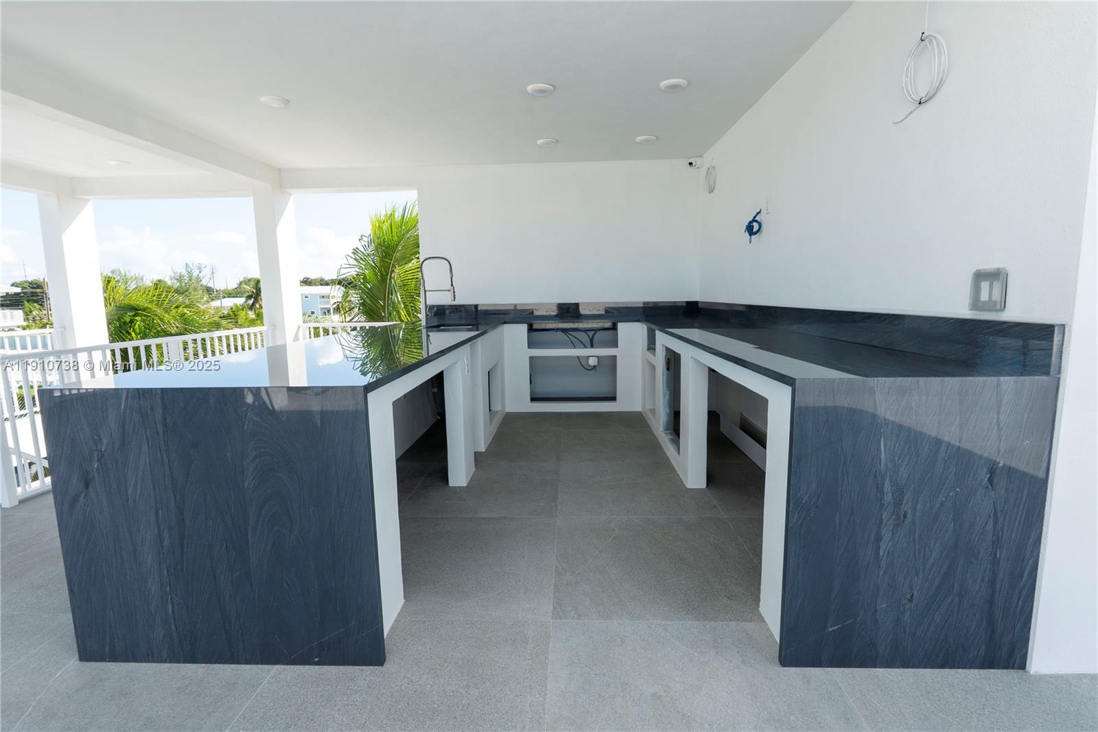 167 Long Key Road Key Largo, FL 33037 - Photo 10 of 26 Gallery Image 10