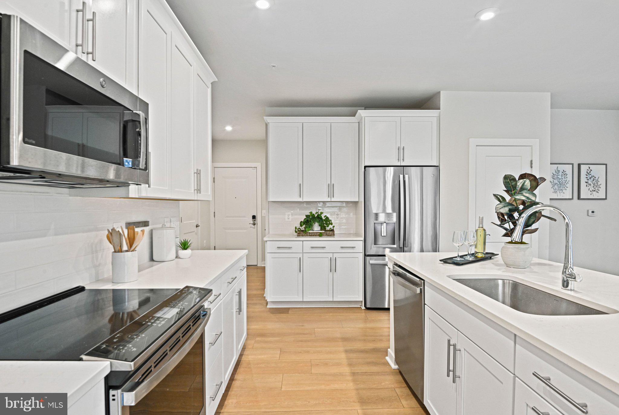 1669 Bandit Loop, Unit 109A Reston, VA 20190 - Photo 5 of 49 Stainless Appliances