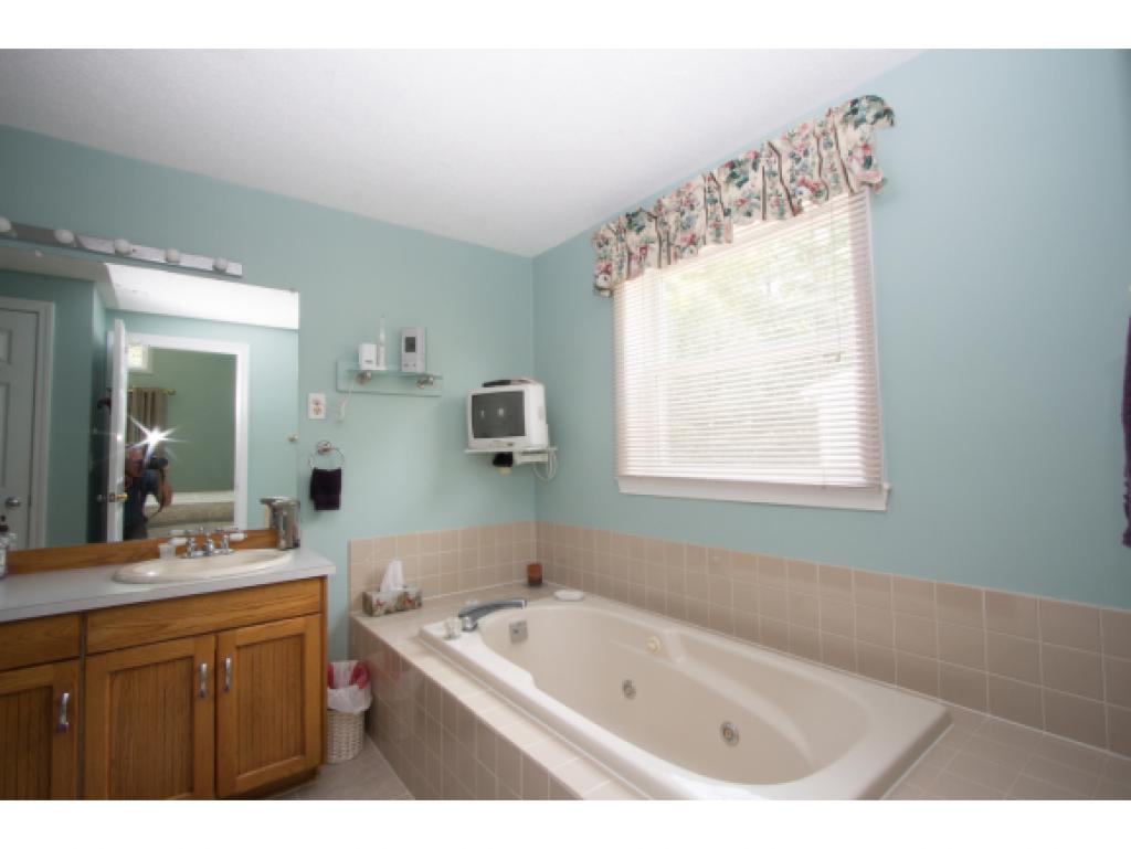413 Elk Run Road, Unit 413 Hudson, NH 03051 - Photo 13 of 24