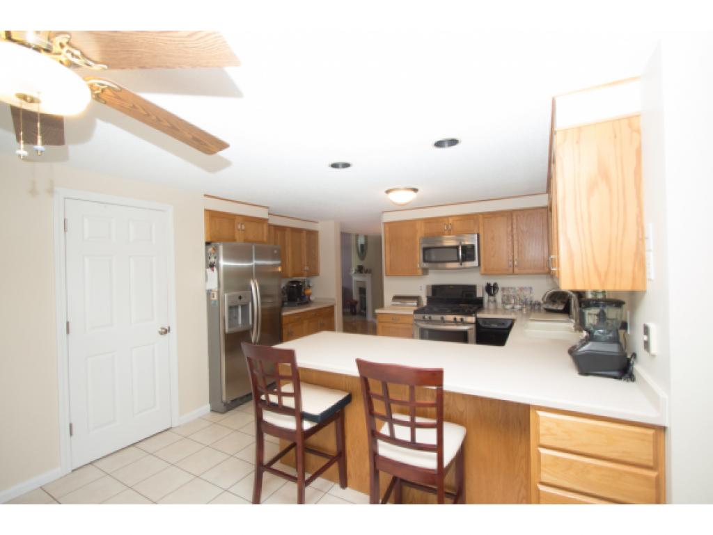 413 Elk Run Road, Unit 413 Hudson, NH 03051 - Photo 4 of 24